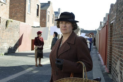 Film Intuition: Review Database: TV on DVD: Wartime Britain -- The